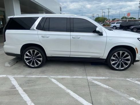 Used 2025 Cadillac Escalade Premium Luxury w/ Touring Package AWD/4WD image 9