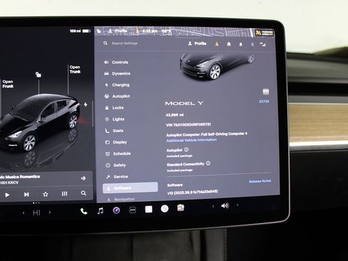 Used 2024 Tesla Model Y Long Range image 12