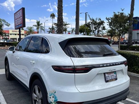 Used 2020 Porsche Cayenne AWD/4WD image 2