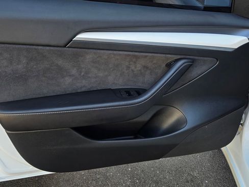 Used 2023 Tesla Model 3 Standard Range RWD image 11