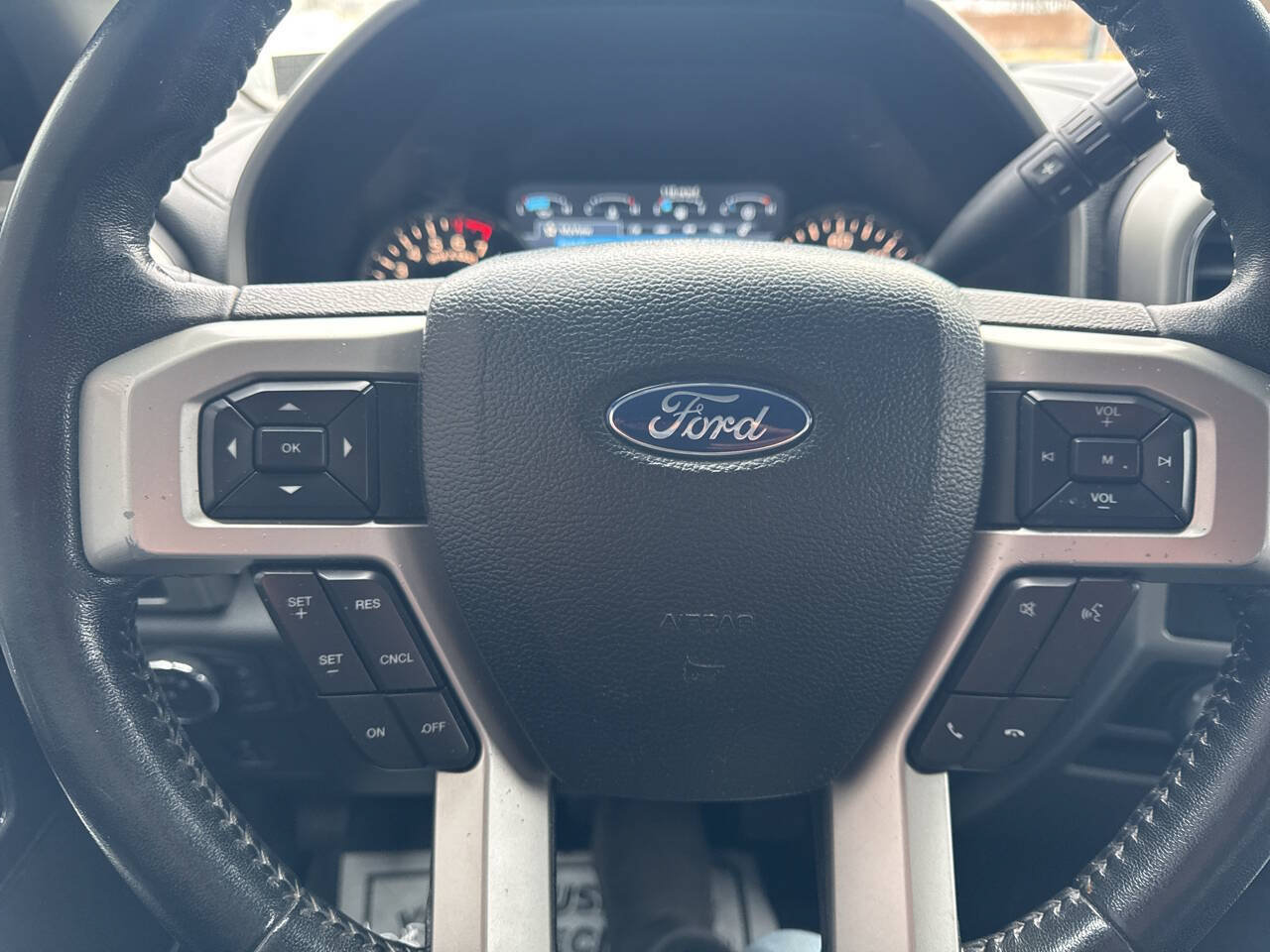 Used 2017 Ford F150 Lariat w/ Equipment Group 501A Mid AWD/4WD image 41