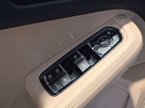Used 2021 Porsche Macan S AWD/4WD image 23
