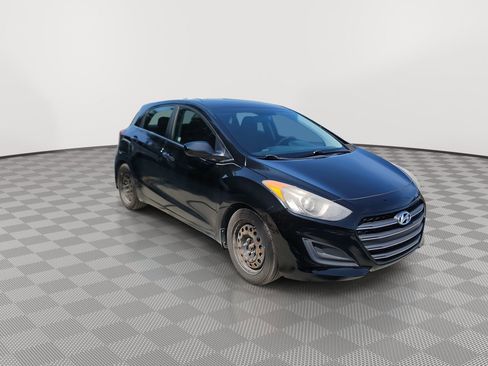 Used 2016 Hyundai Elantra GT image 2