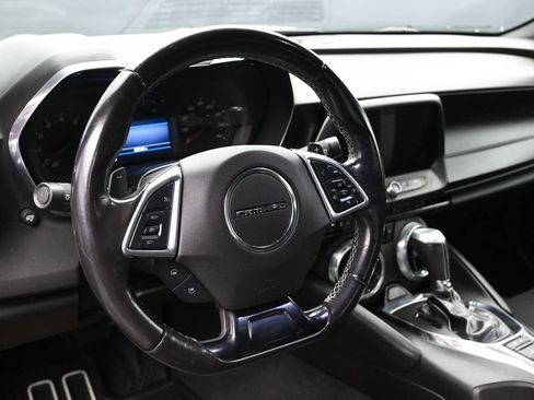 Used 2019 Chevrolet Camaro LT w/ Technology Package image 20