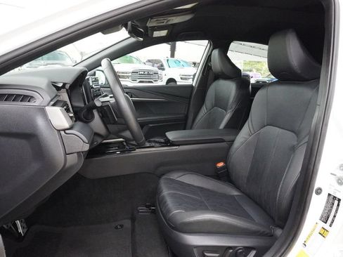 Used 2025 Toyota Camry XSE FWD image 29