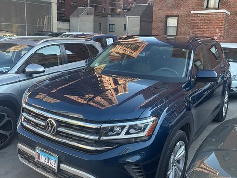 Used 2023 Volkswagen Atlas SE w/ Panoramic Sunroof Package image 2