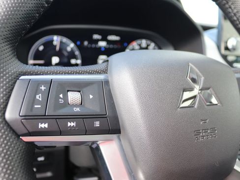 Used 2022 Mitsubishi Outlander SE AWD/4WD image 27