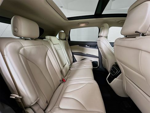 Used 2020 Lincoln Nautilus Reserve w/ Equipment Group 201A image 29