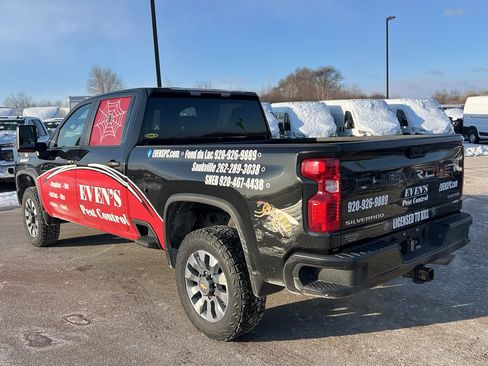 Used 2023 Chevrolet Silverado 2500 Custom w/ Custom Convenience Package image 3