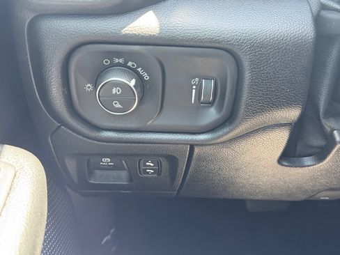 Used 2020 RAM 1500 Big Horn AWD/4WD image 23