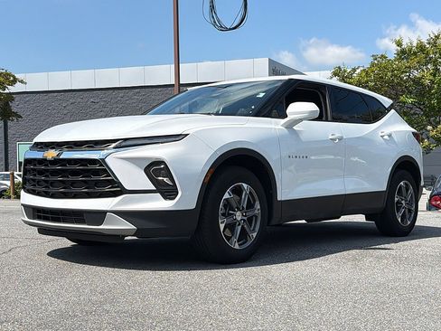 Used 2025 Chevrolet Blazer LT AWD/4WD image 1