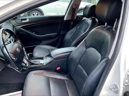 Used 2016 Kia Cadenza Premium FWD image 28