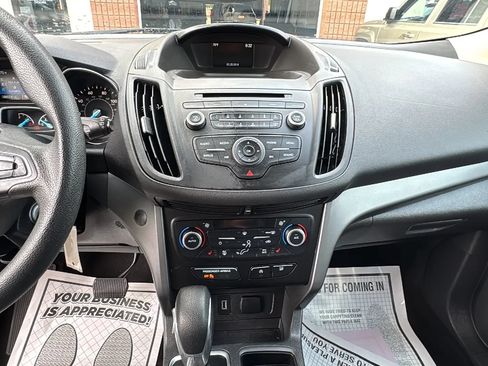 Used 2018 Ford Escape SE w/ Ford Safe & Smart Package FWD image 17