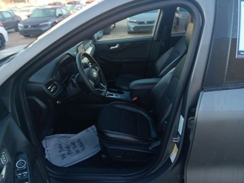 Used 2025 Ford Escape ST-Line image 9