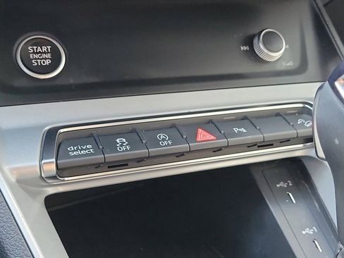 Used 2022 Audi Q3 2.0T Premium image 21