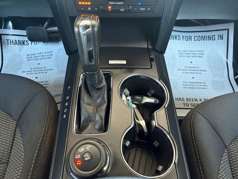 Used 2017 Ford Explorer XLT AWD/4WD image 27