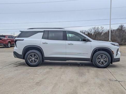 New 2026 Chevrolet Traverse LT w/ LPO, Floor Liner Package image 6