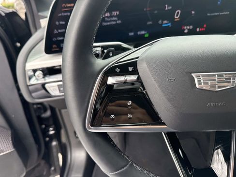 New 2025 Cadillac Lyriq Luxury image 31