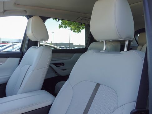 Used 2024 MAZDA CX-90 Plug-In Hybrid w/ Premium Plus image 10