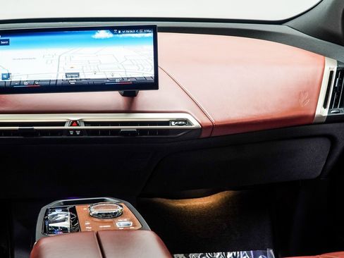 Used 2023 BMW iX M60 w/ Executive Package image 18