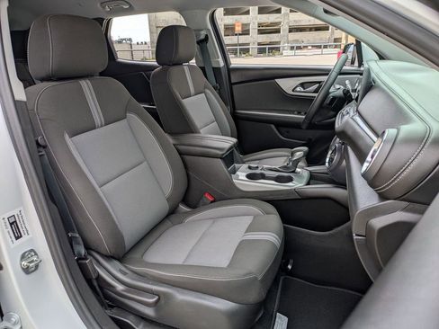Used 2025 Chevrolet Blazer LT AWD/4WD image 27
