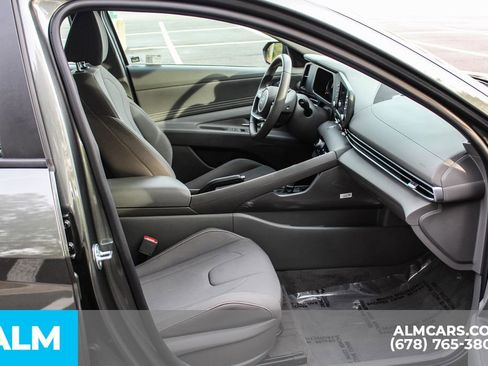 Used 2025 Hyundai Elantra Sport image 18