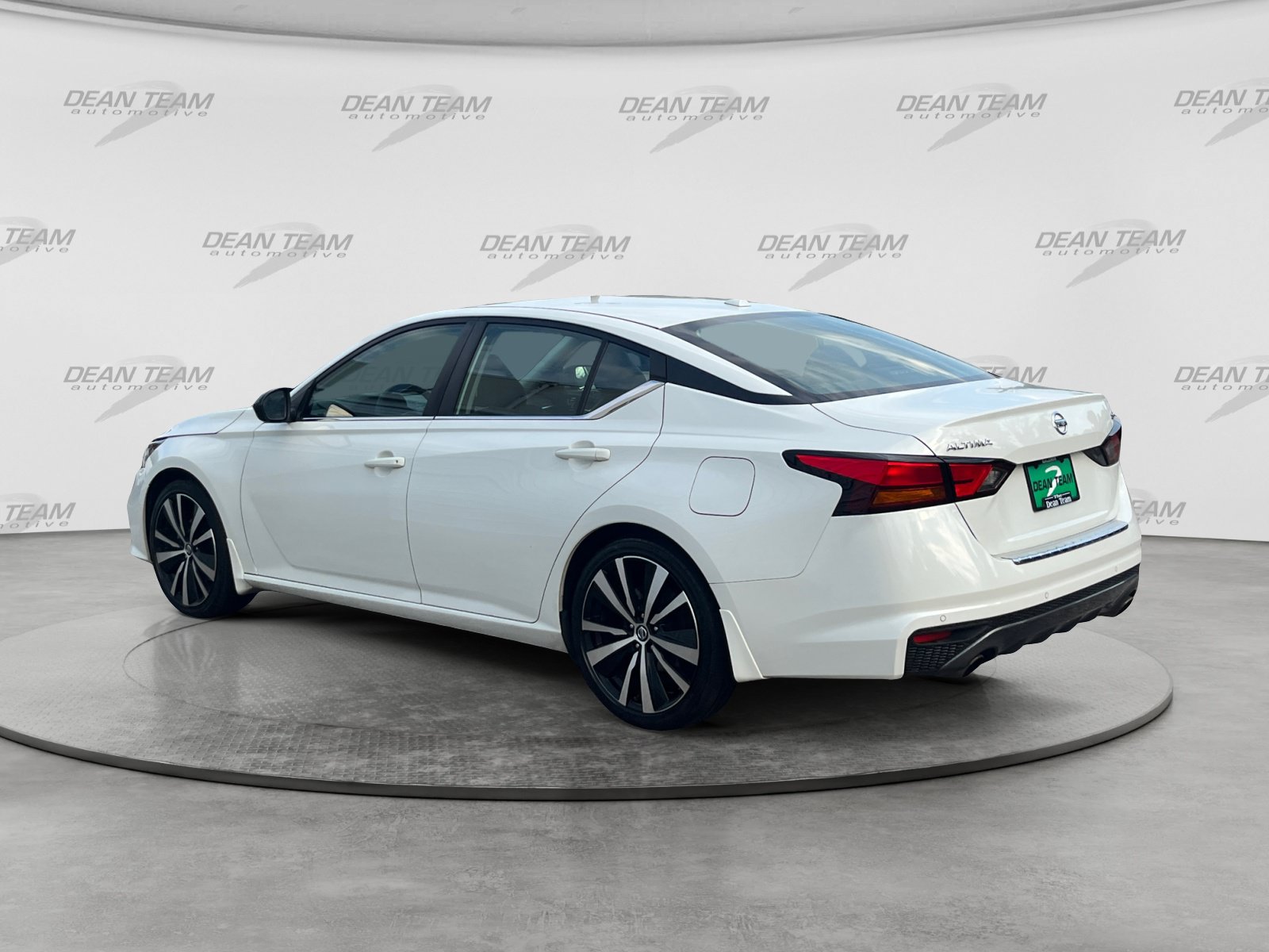 Used 2021 Nissan Altima 2.5 SR FWD image 6