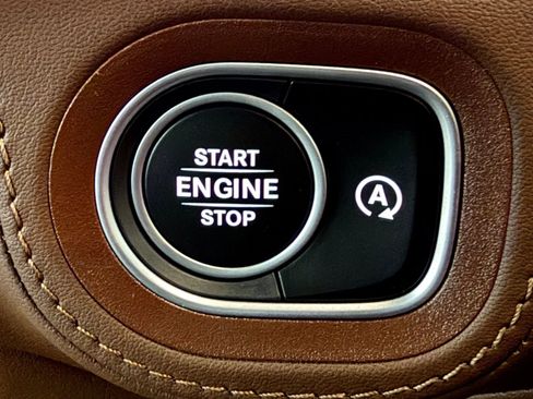 Used 2024 Mercedes-Benz GLS 63 AMG 4MATIC image 32