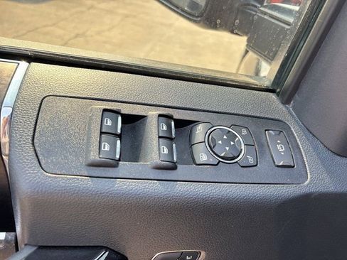 Used 2022 Ford F250 Lariat w/ Black Appearance Package image 28