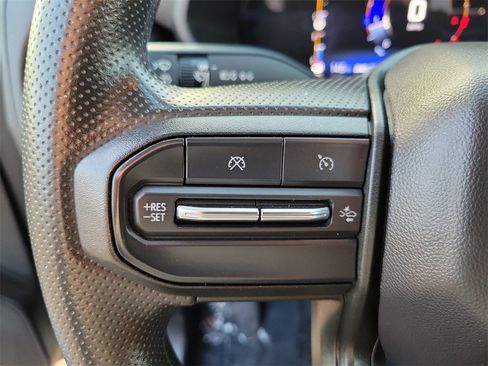 Used 2023 Chevrolet Colorado Trail Boss w/ Technology Package image 5