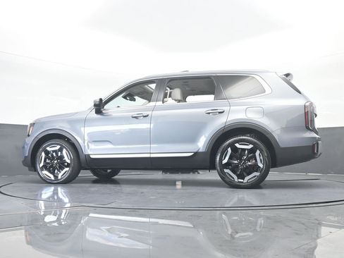 Used 2024 Kia Telluride EX w/ EX Captain's Chair Package image 64