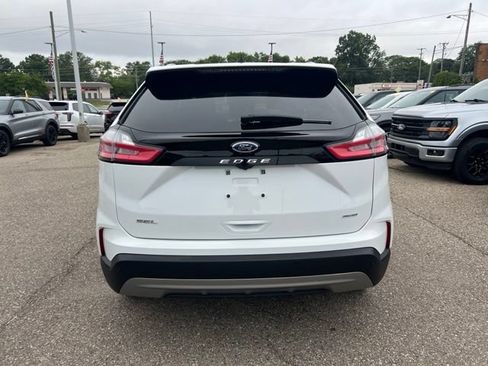 Certified 2024 Ford Edge SEL w/ Convenience Package AWD/4WD image 5