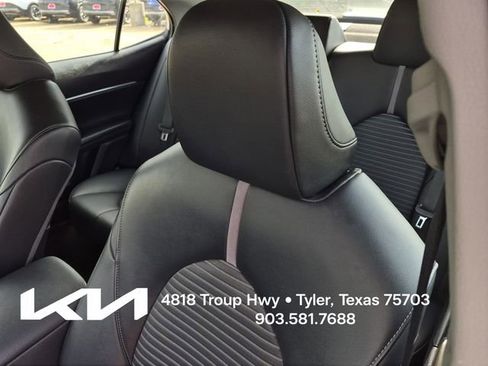 Used 2022 Toyota Camry SE w/ Convenience Package FWD image 20
