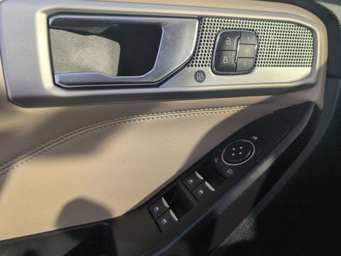 Used 2020 Ford Explorer Limited w/ Class III Trailer Tow Package image 22