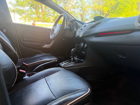 Used 2013 Ford Fiesta Titanium FWD image 19