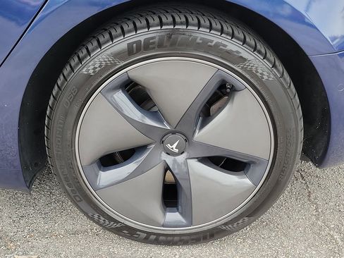 Used 2020 Tesla Model 3 image 11