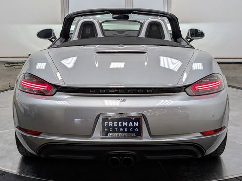 Used 2017 Porsche 718 Boxster image 16