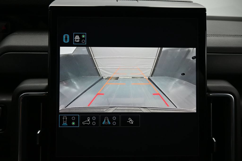 Used 2025 GMC Yukon XL Denali AWD/4WD image 22