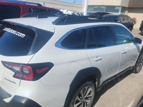 Used 2025 Subaru Outback Premium image 4