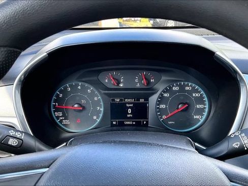 Used 2020 Chevrolet Equinox LS w/ LS Convenience Package FWD image 13