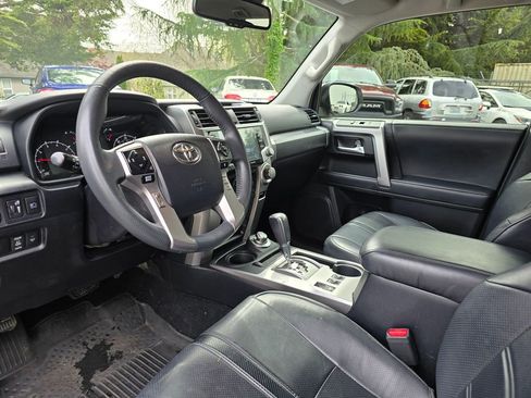Used 2022 Toyota 4Runner SR5 image 12