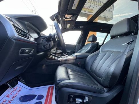 Used 2020 BMW X7 M50i w/ Dynamic Handling Package AWD/4WD image 45