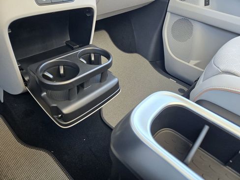 New 2025 Volkswagen ID. Buzz 1st Edition image 17