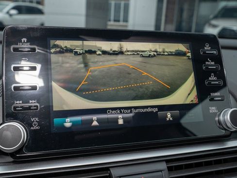 Used 2018 Honda Accord Touring image 13