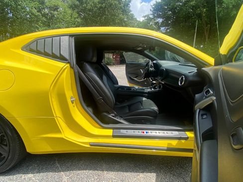 Used 2016 Chevrolet Camaro LT RWD image 41