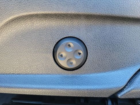 Used 2021 Mercedes-Benz GLC 300 4MATIC image 19