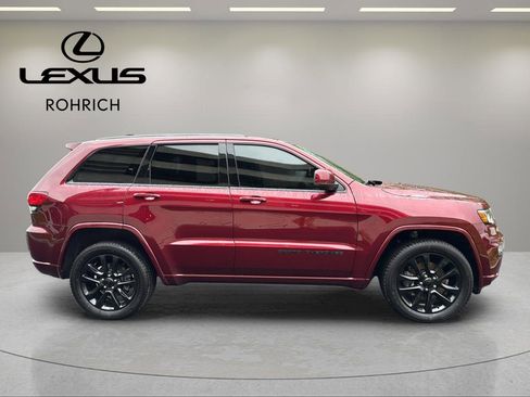 Used 2021 Jeep Grand Cherokee Laredo X AWD/4WD image 5