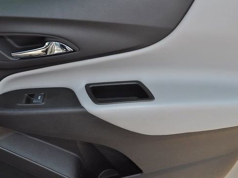 Used 2024 Chevrolet Equinox LS w/ LS Convenience Package FWD image 24