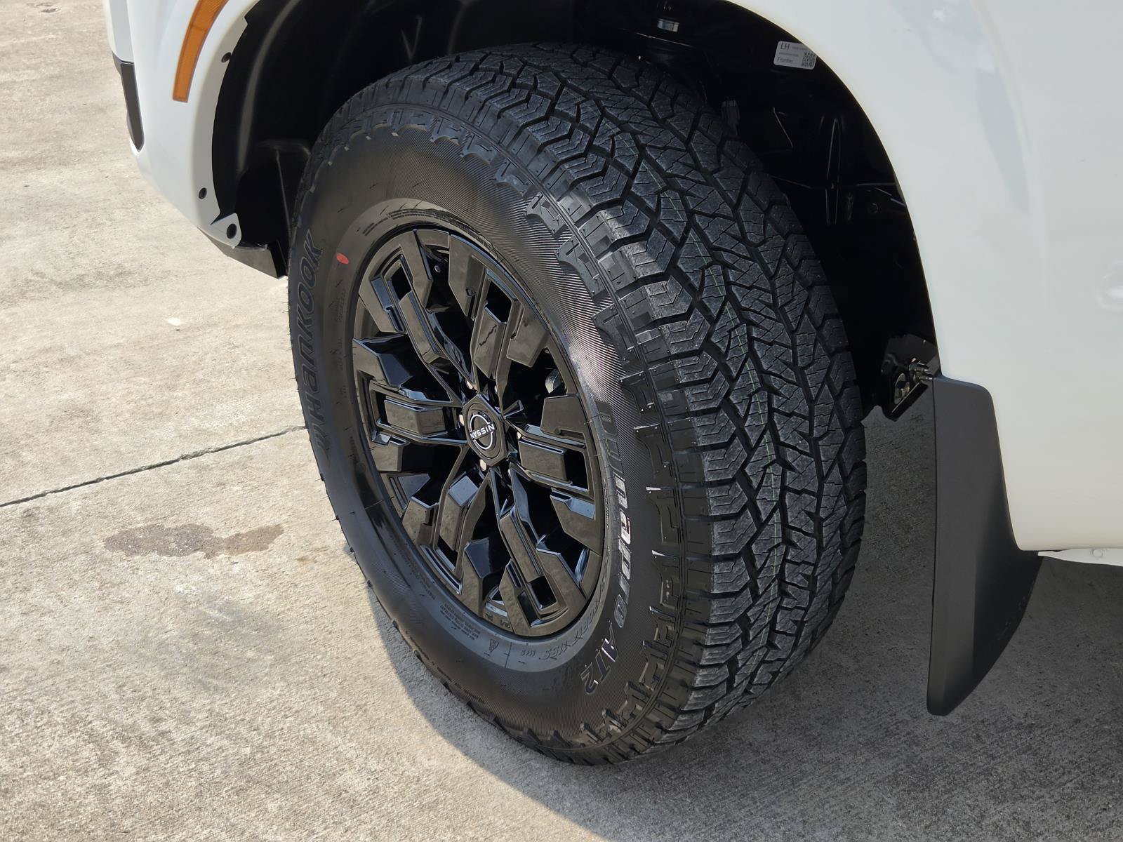 New 2027 Nissan Frontier SV AWD/4WD image 9