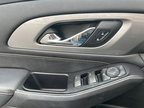 Used 2019 Chevrolet Traverse LT w/ LT Premium Package image 14